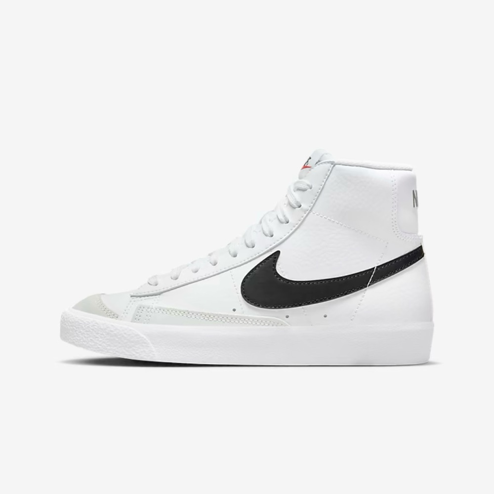 Nike Blazer Mid 77 Size 5y /women’s 6